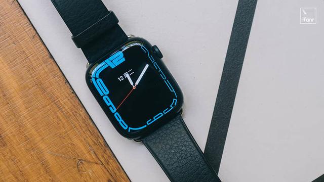 华为鸿蒙系统|Apple Watch Series 7 的大屏幕，能带给我们多少「大不同」？