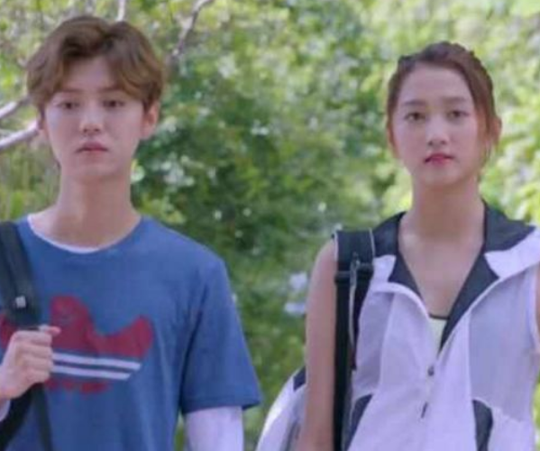 关晓彤|《王牌》最没情商嘉宾，频繁揭关晓彤的底，还误伤鹿晗？导演直摇头