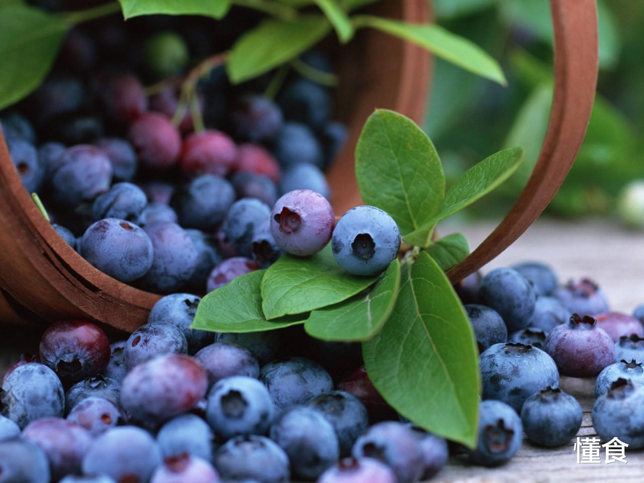 蔬菜|4种含花青素的食物要多吃，防止夏季被晒黑，营养高，再贵也要买