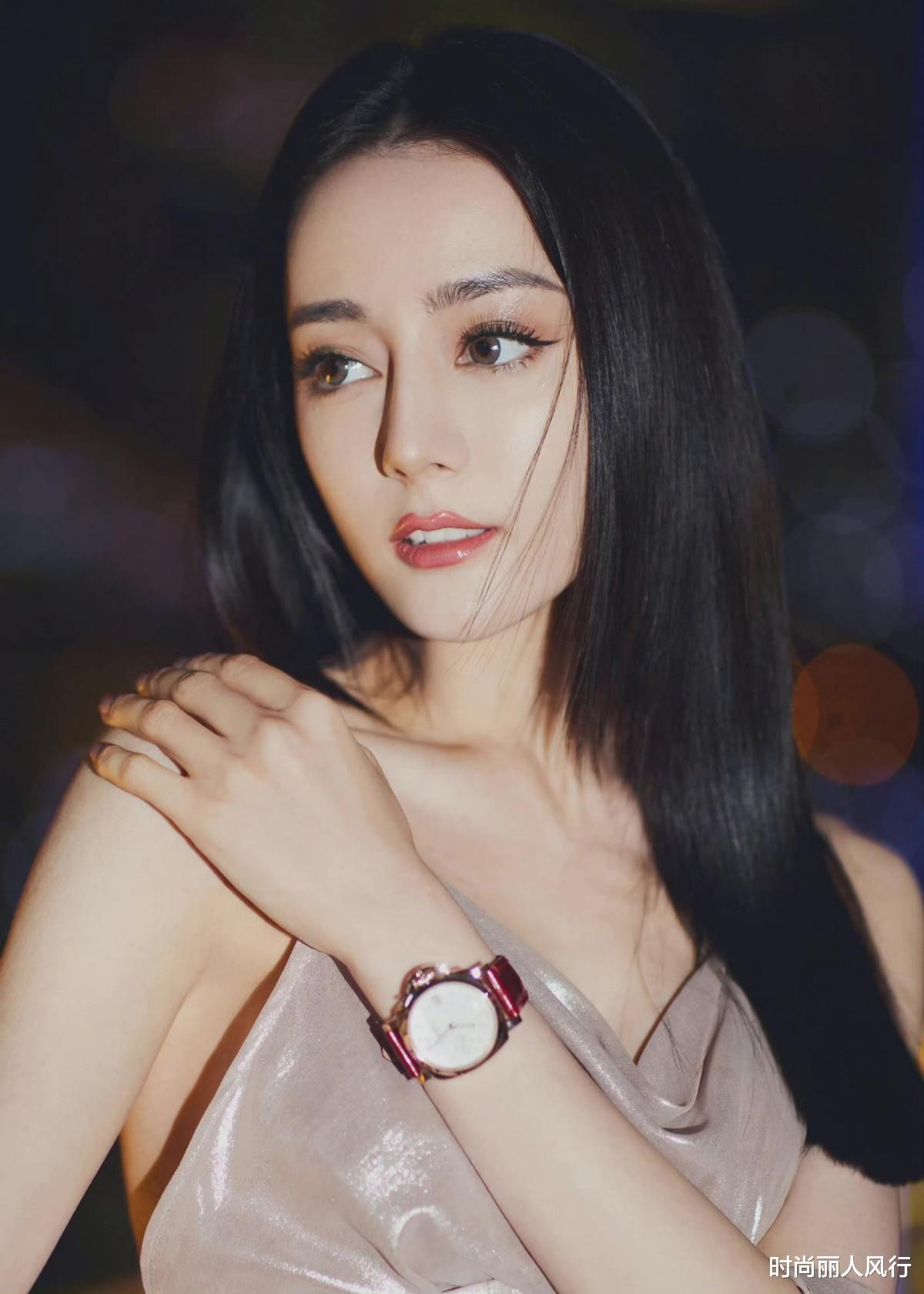 时尚丽人风行 热巴这下真成红毯大赢家!罕见变妆容穿礼服美成范冰冰,造型开挂