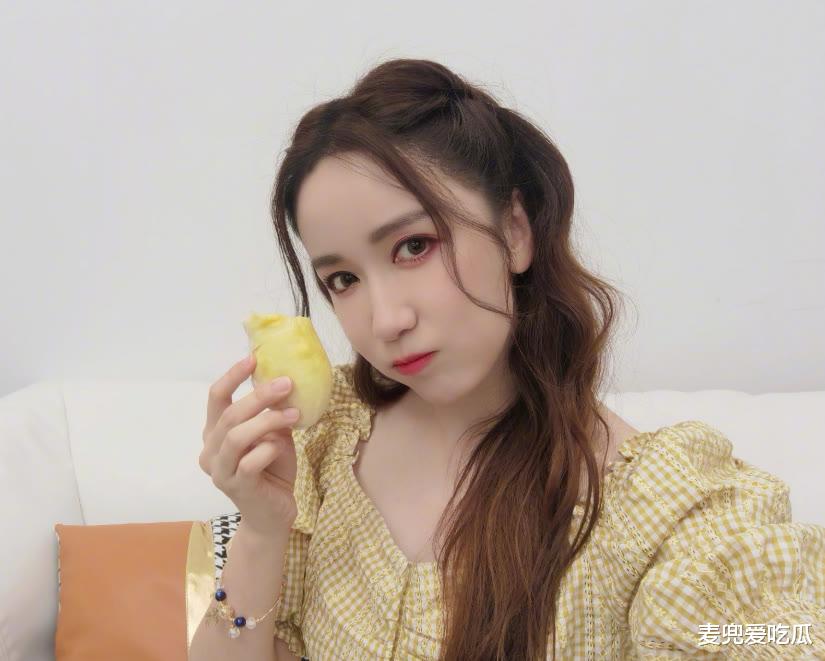 杨幂|娄艺潇直播带货大变样？面部僵硬不自然，网友直呼没认出来