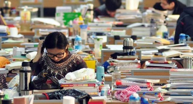 裴珠泫|这4种大学生，毕业等于失业，求职连连碰壁，在大学时已初露端倪