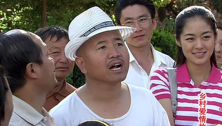 王小利|《乡村爱情14》王小利回归首秀花絮，用擦完鼻涕的纸擦眼睛被嘲笑