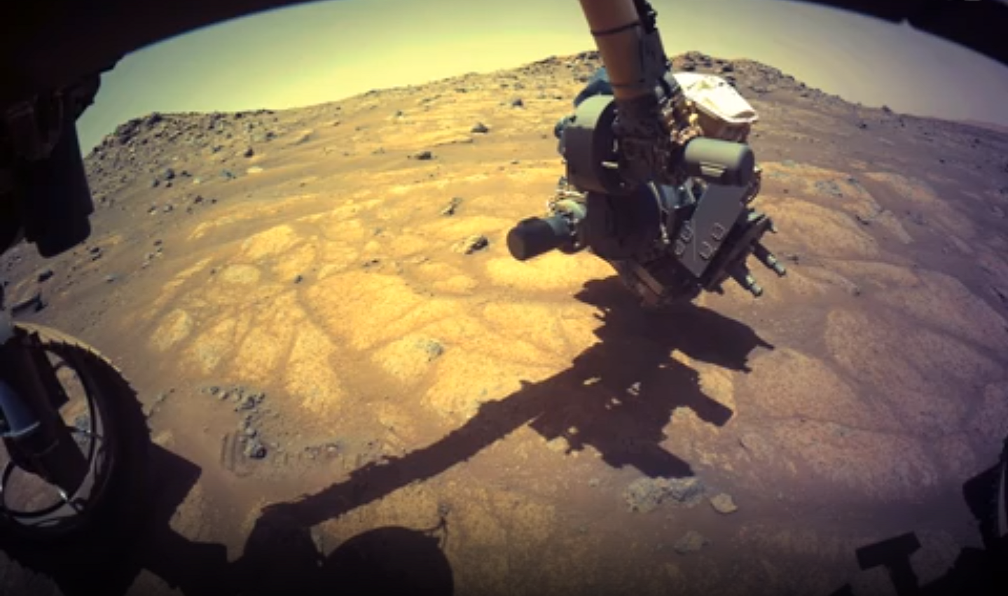 毅力号 火星发现“水泥”？毅力号拍下火星岩石特写照，颗粒物质清晰可见