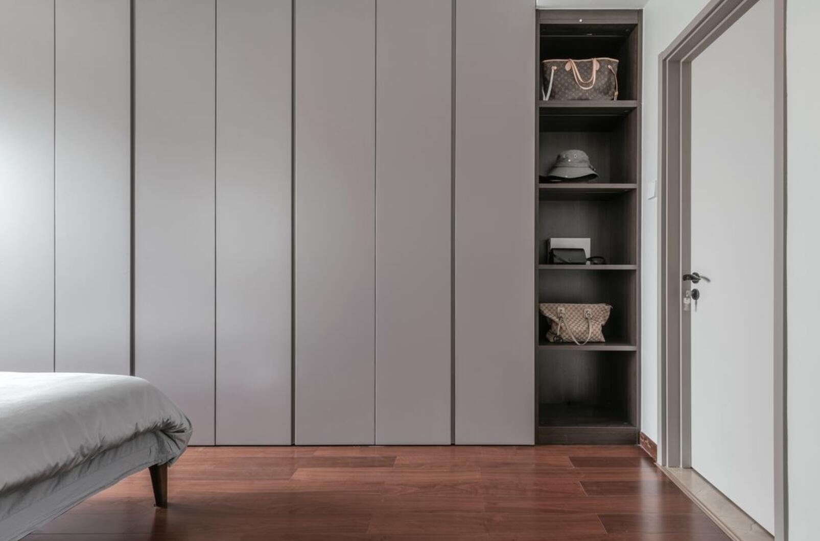 |越简单的装修，反而越贴近生活，她125㎡新家，氛围真让人着迷