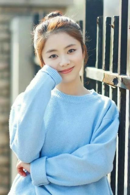 阳光语言矫正说|谭松韵新剧备受关注，娃娃脸演庄重的角色，却获网友一致好评