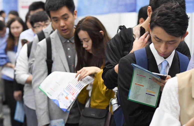 清华大学|“我希望不加班”，清华毕业生面试中的一句话，成功将自己淘汰
