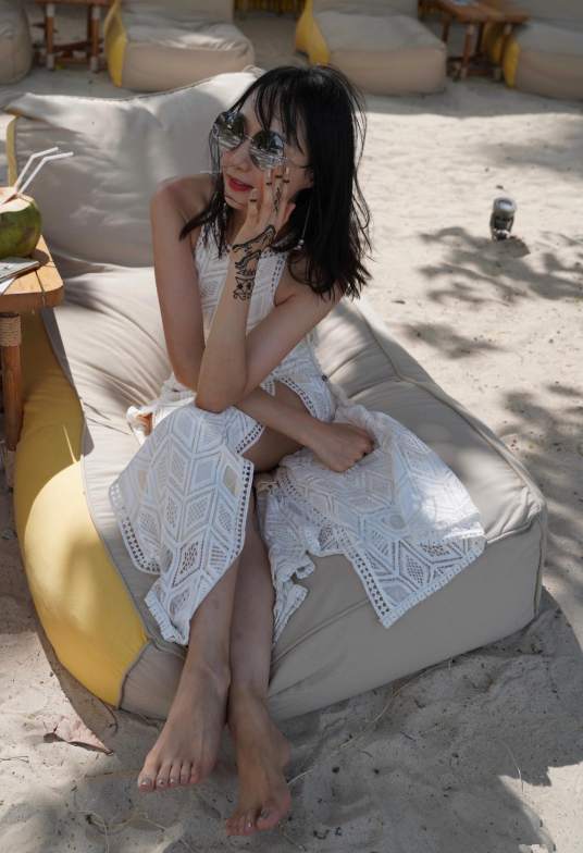 雷佳音|雷佳音老婆颜值不输热巴?看到旧照片后,网友:真没说谎