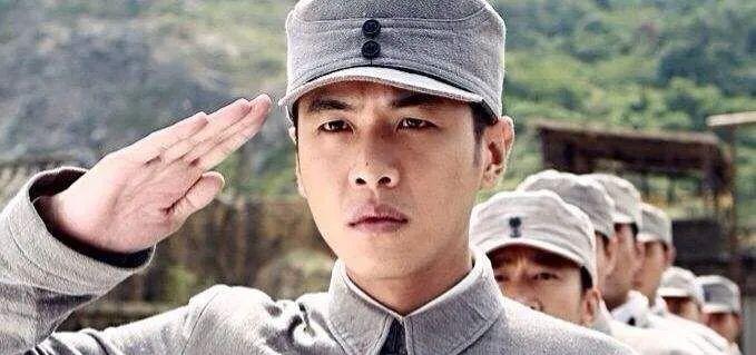 张若昀|整容、改年龄、玩暧昧，唐艺昕黑历史一箩筐，张若昀为啥娶她？