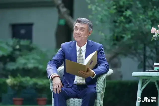 王菲|68岁龚雪80岁达式常近照曝光,老艺术家们神采奕奕,65岁奚美娟真漂亮