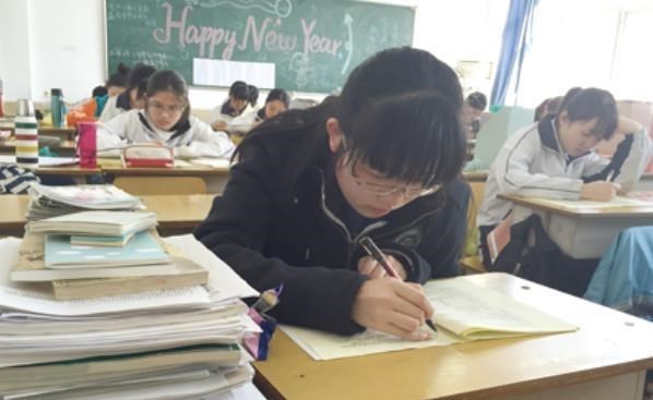 物理|2022高考有3大变化，“高考最难年”将诞生，部分学生或无缘本科