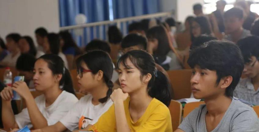 啃老族|“新型啃老族”大规模出现，以前途为由不工作，许多父母无处说理