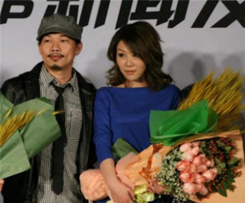 快递员|2012年，知名女歌手付丽，邀请快递小哥进门，因一个微笑丢掉性命