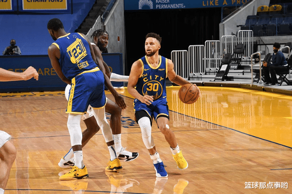 斯蒂芬·库里|谁是本赛季三分王？詹姆斯72记，利拉德100记，库里呢？