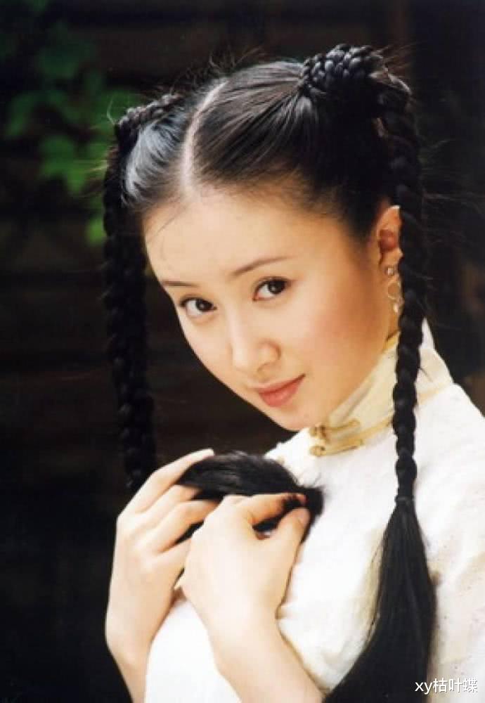 金粉世家|《金粉世家》“欲望”被过度压榨的精灵，她才是最有“心机”的人