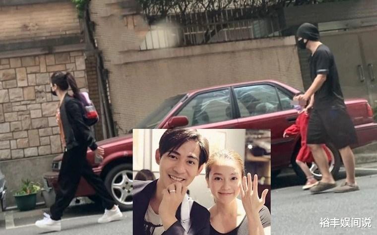 周渝民|周渝民亲自陪4岁女儿上学，穿红色套裙超显可爱，一年学费近90万