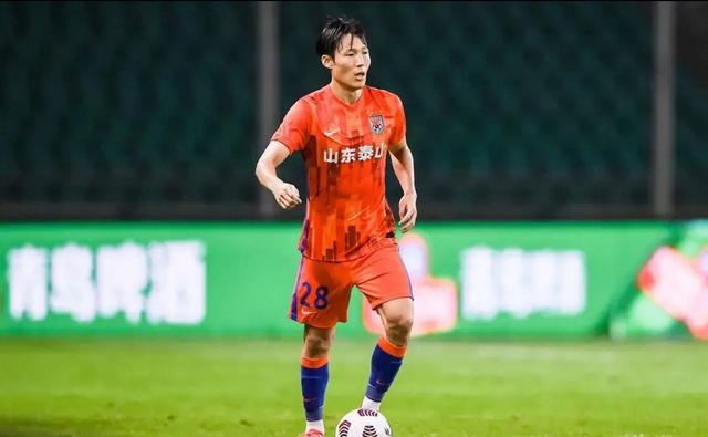 中超|中超：李鐵執(zhí)教廣州隊？孫準(zhǔn)浩沖擊MVP，李磊加盟瑞士球隊草蜢