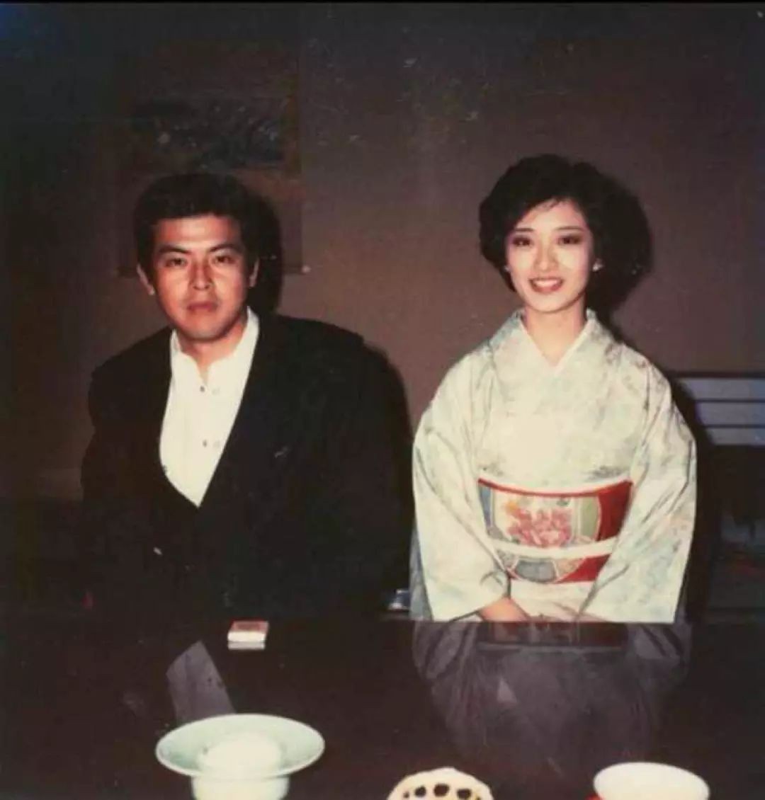 三浦友和|山口百惠和三浦友和：日本演艺圈的神仙眷侣，恩爱41年连架都不吵