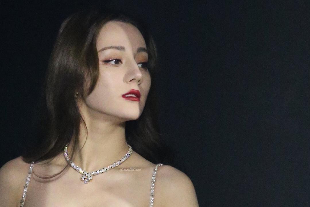 迪丽热巴|日本网友心中最美的十大中国女明星，迪丽热巴排第六，杨幂排第二