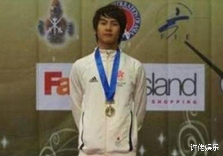 周星驰|有一种整容叫“明星出道”，林俊杰不算啥，看到张靓颖涨见识了！