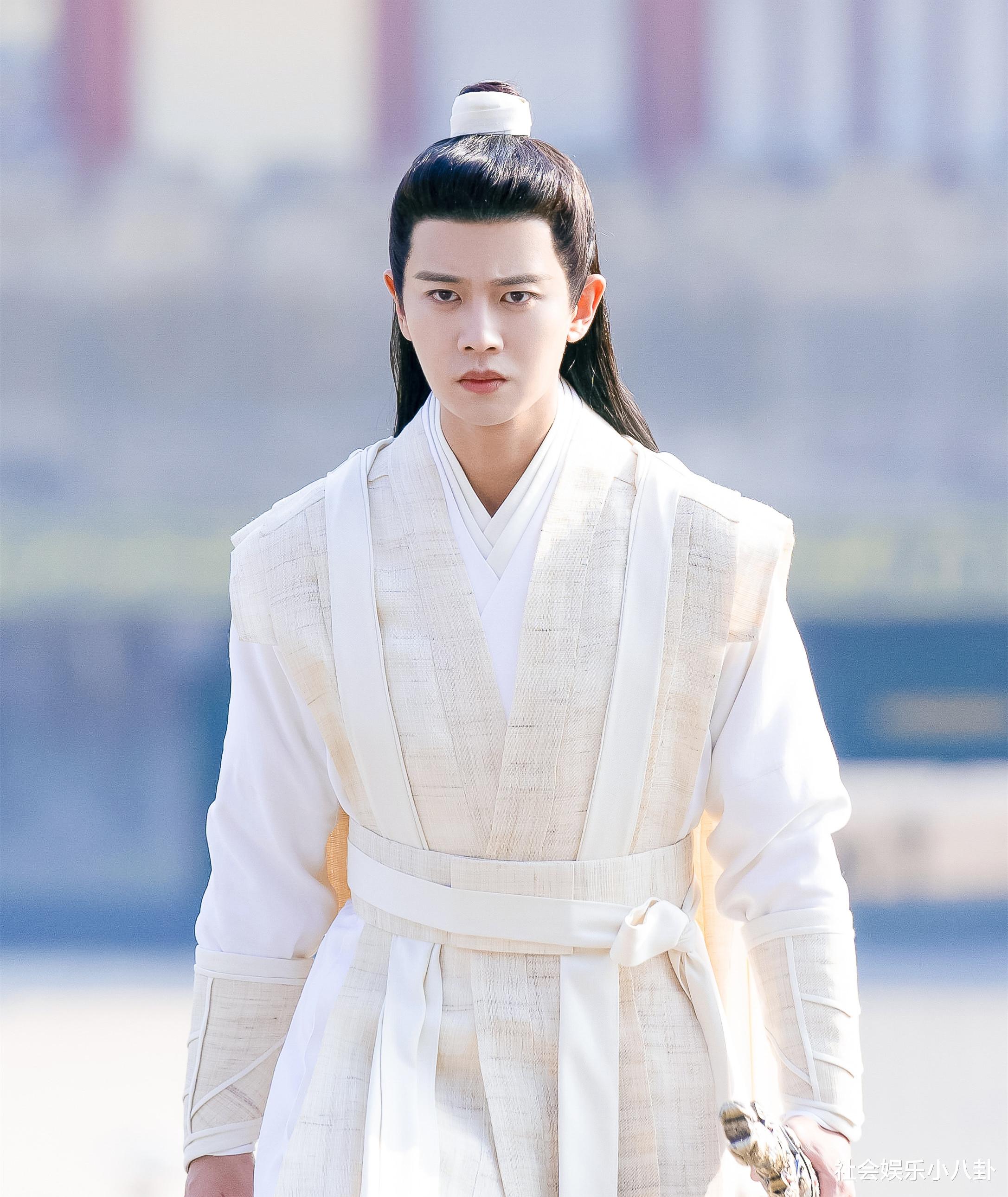 任嘉伦|任嘉伦庆祝新剧杀青，文字疑透露新剧安排，你期待吗？