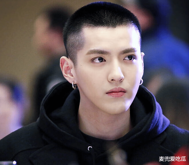 吴亦凡|吴亦凡海外选妃细节曝光？吃白色小药片，嫌弃95后年龄太大