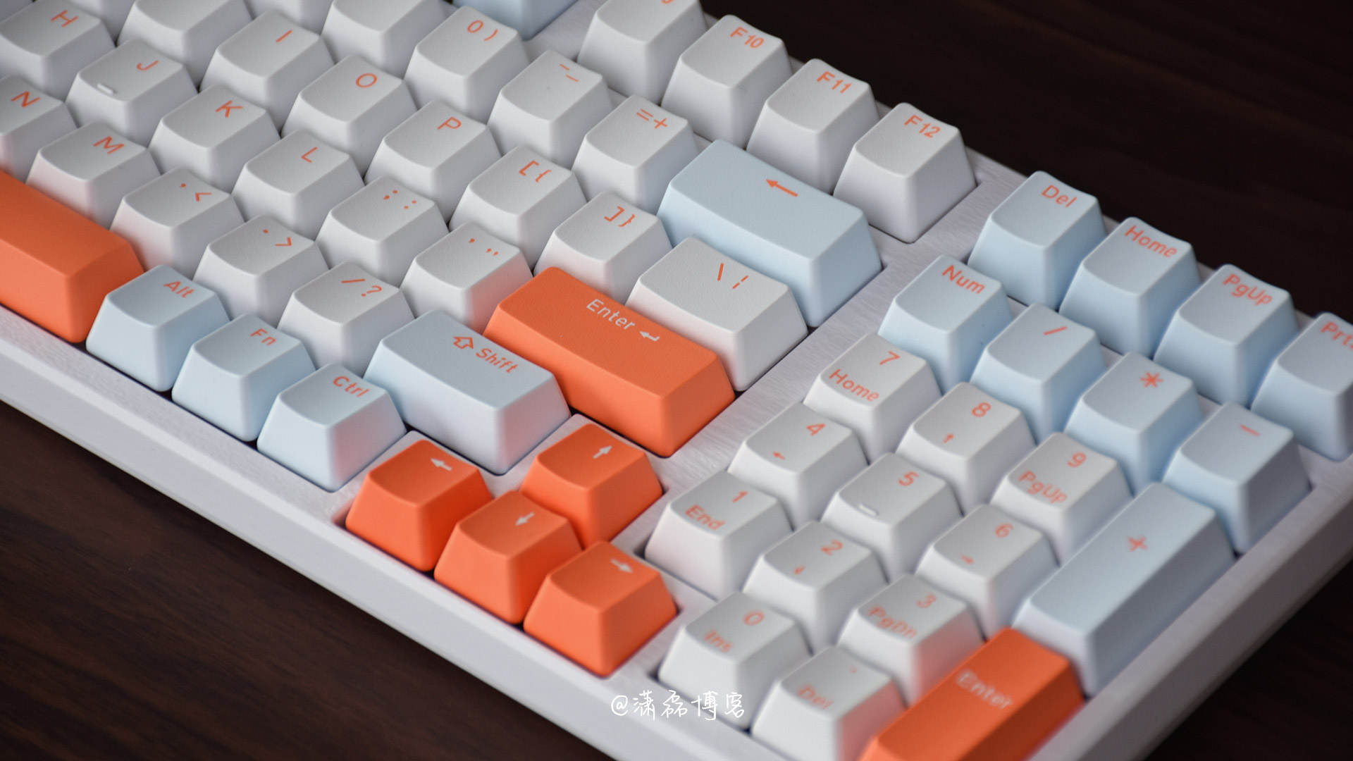 机械键盘|高斯HS98T机械键盘:三模多连,TTC红轴,还有更多未解锁属性