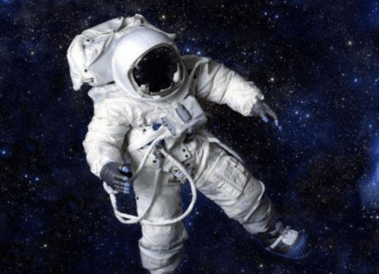 科学家 我们每人要承受10吨的大气压，为何没被压扁？科学家早已给出答案