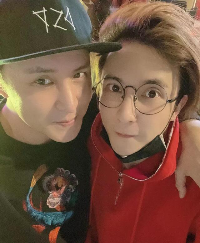 主持人|贵为知名主持人，竟联合为出狱富豪庆生，他们满脸谄媚胆大包天！