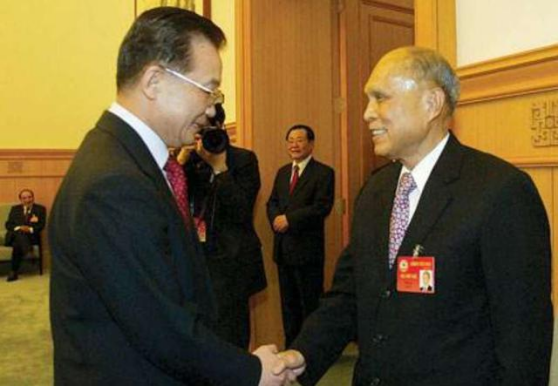 董卿|霍英东家族再现争产风波!二子被控诉隐瞒50亿遗产,霍震霆将出席