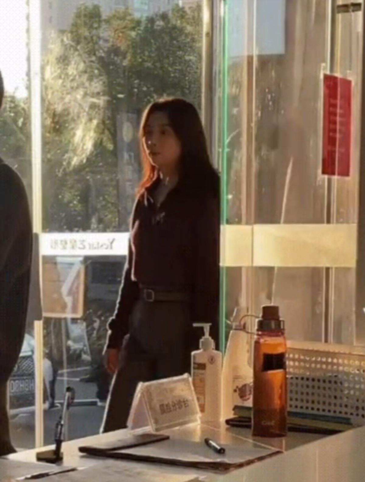 熊黛林|42岁殷桃生图曝光，41岁熊黛林路透图身材走样，谁美？