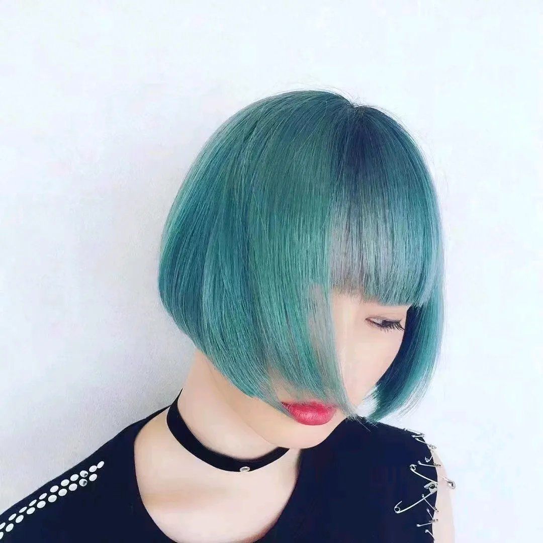 短发 女人过了50岁,发型不能太夸张,我看好这3种