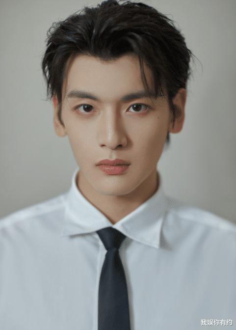 张艺兴|R1SE组合已毕业四个月，各成员发展大不一样，焉栩嘉仍没有通告？