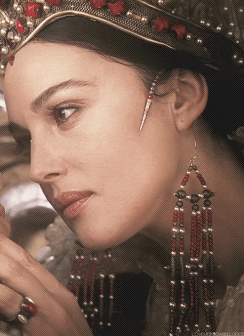 莫妮卡·贝鲁奇|苏菲玛索比她俩丑？“她有什么罪过？她唯一的罪过就是太美丽”