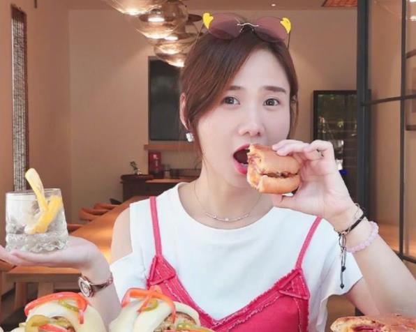 猫妹妹|千万吃播女网红停播，疑似与前任打官司，4天前曾给师父做宣传