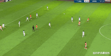 郜林|2-0！郜林爆发！鱼跃冲顶破门，C罗式霸气庆祝，6000万新援神助攻