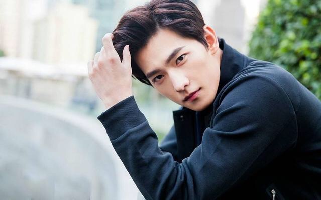 杨洋|《你是我的荣耀》中的杨洋：细节告诉我们，于途已不是当年的肖奈！