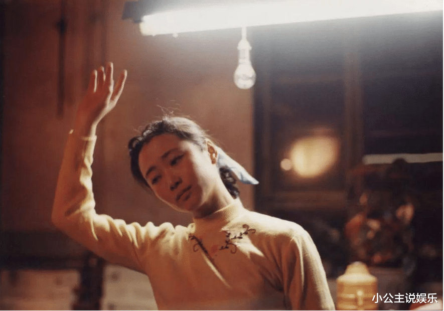 娱乐圈|她曾放弃铁饭碗进娱乐圈, 为了身材20年不吃晚饭, 42岁老得像62岁!