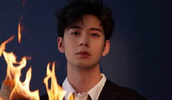 陈星旭|“隐藏童星”陈星旭：牵手胡冰卿，暧昧张婧怡，一部剧一个女朋友