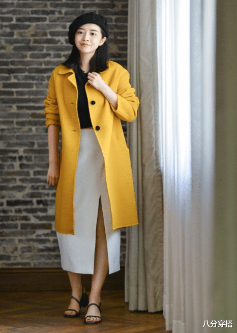 八分穿搭 今年冬天“大衣+开叉裙”又火了,显腿长还有气质,高级时髦