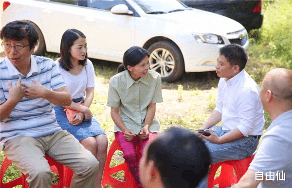 低保|人大学霸伍继红：失业，二婚嫁光棍成低保户，到底是谁毁了她