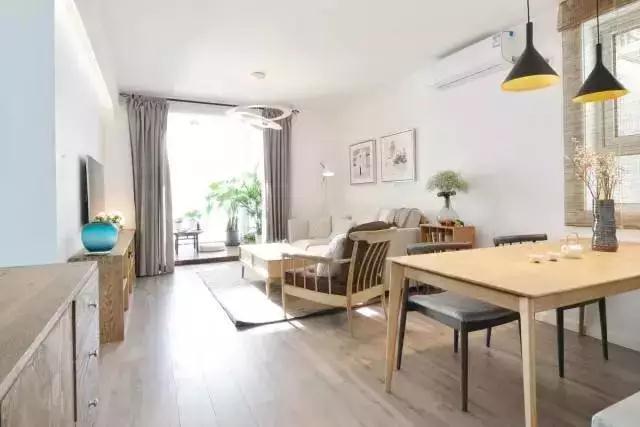 你的阳台还在装推拉门吗?怪不得你家不好看