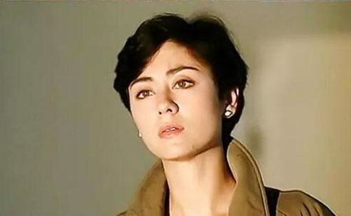 |巨星们的老婆，一个比一个长得漂亮，你都认得出她们是谁吗？