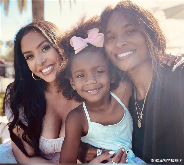 瓦妮莎|科嫂身材太好！已走出丧夫苦痛，加强身材管理，仍要拥抱新幸福