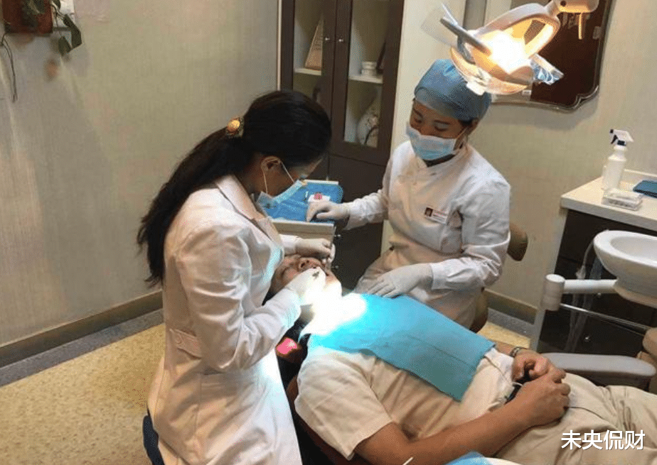 牙齿|进价一万售价五万，一个“暴利行业”浮出水面，有人年收入超过八亿