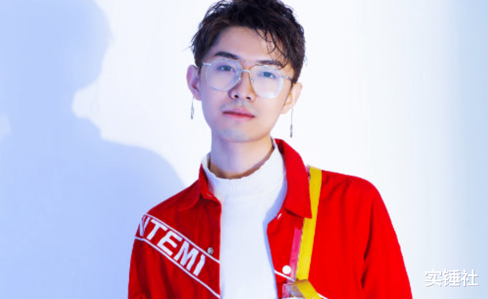 虎牙|梦飞大大故意让陈不凡碰碰车跑赢，只为让妹妹亲一口？甜度太高了