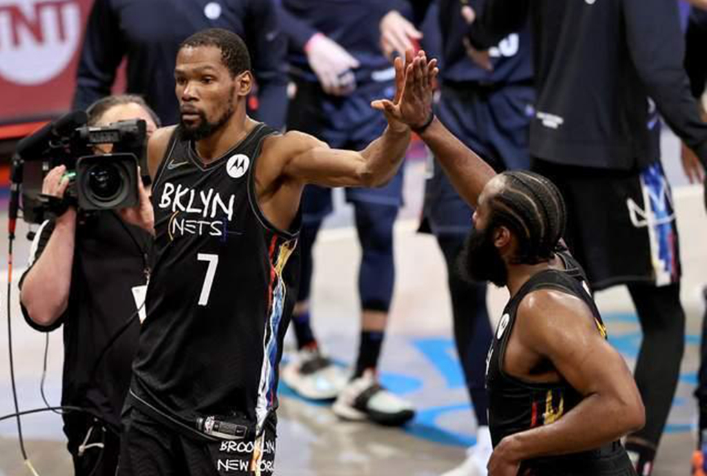 詹姆斯·哈登|近八個(gè)賽季新低！籃網(wǎng)核心曬美食遭網(wǎng)友吐槽：你少吃點(diǎn)吧