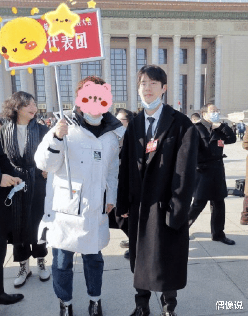 霍思燕|佟丽娅晒文化会大合影：邓超垫脚，沈腾像p图，刘涛戴眼镜超气质