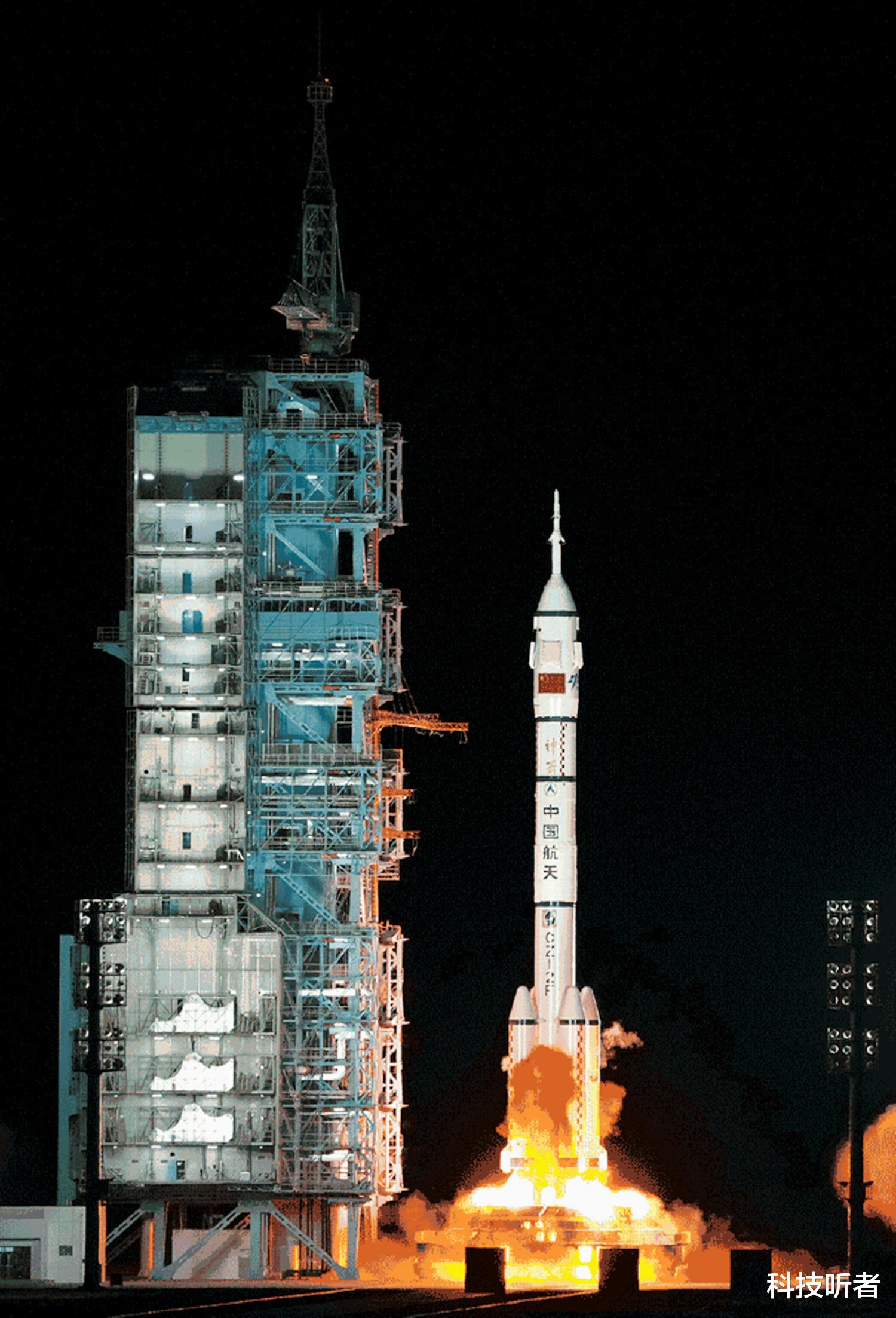 二氧化碳|空间站三位宇航员集体“发福”，网友称伙食太好，真相却并不美好