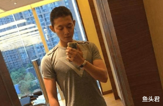 火风|有种“整容”叫火风儿子，剪短发后有如两人，网友：早这样早火了